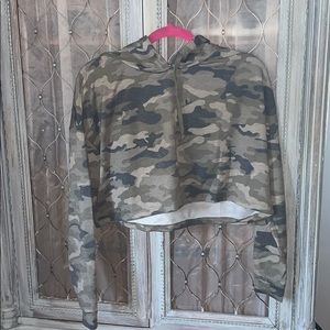 Camo cropped sweatshirt